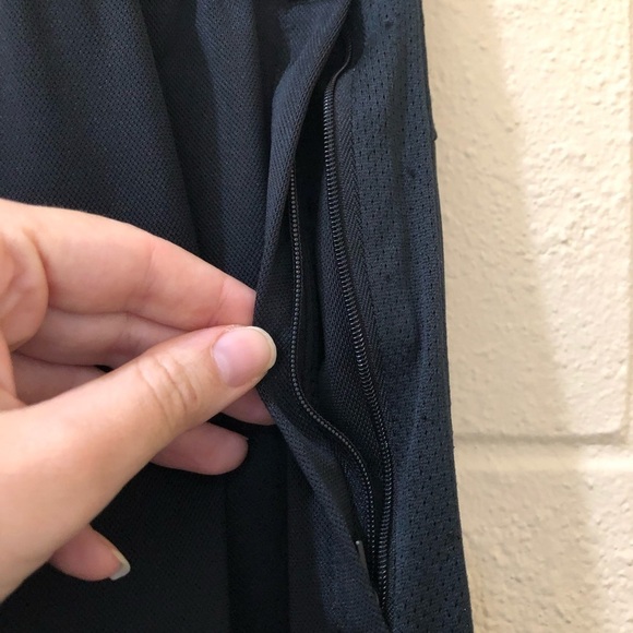 Under Armour Black Joggers Size Medium - Picture 3 of 11